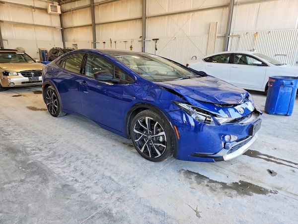 2025 TOYOTA PRIUS