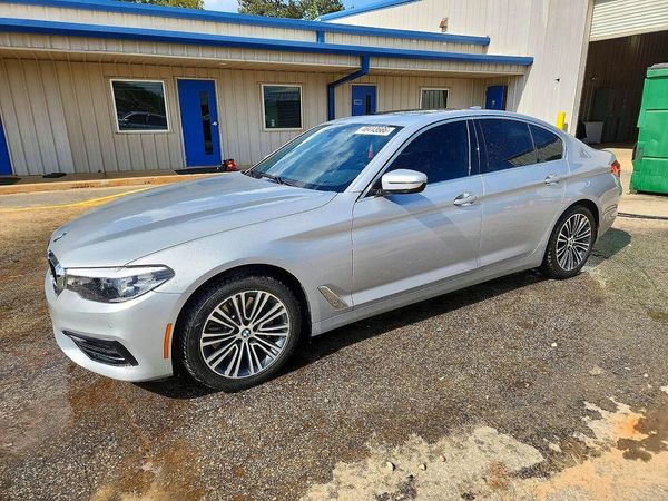 2019 BMW 530
