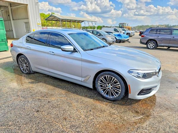 2019 BMW 530