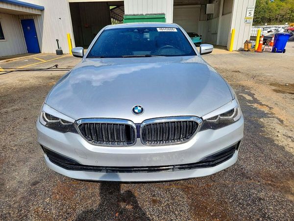 2019 BMW 530