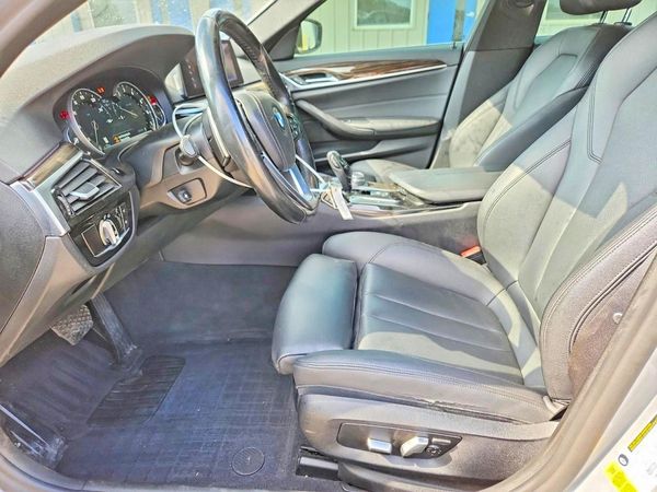 2019 BMW 530