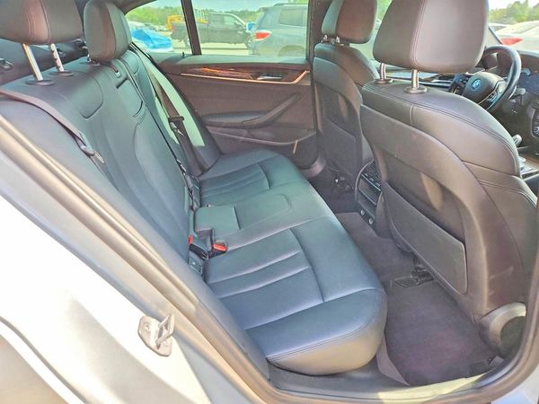 2019 BMW 530