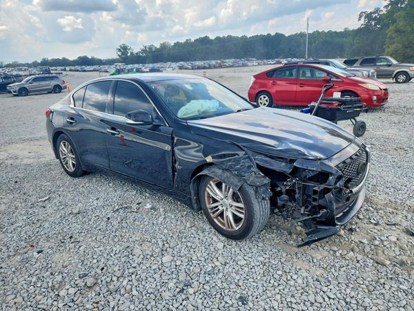 2015 INFINITI Q50