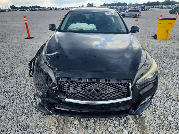 2015 INFINITI Q50