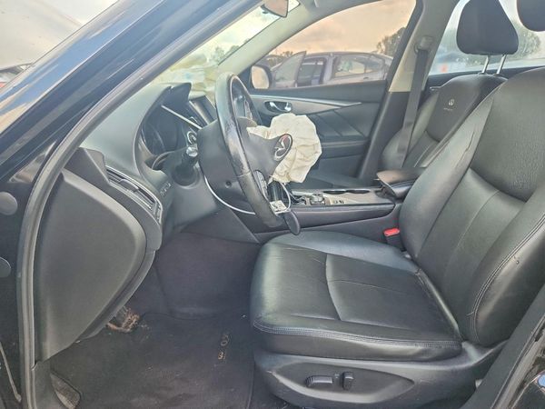 2015 INFINITI Q50