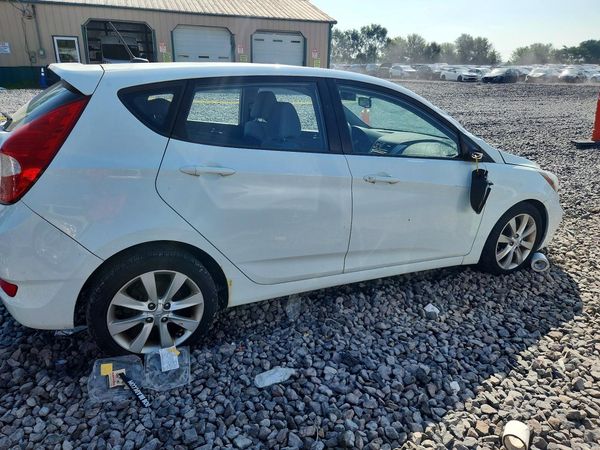 2012 HYUNDAI ACCENT GLS (Middle grade)