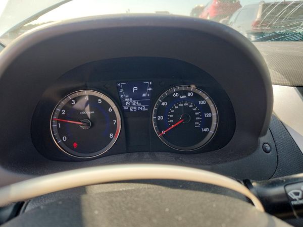 2012 HYUNDAI ACCENT GLS (Middle grade)