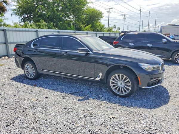 2018 BMW 740