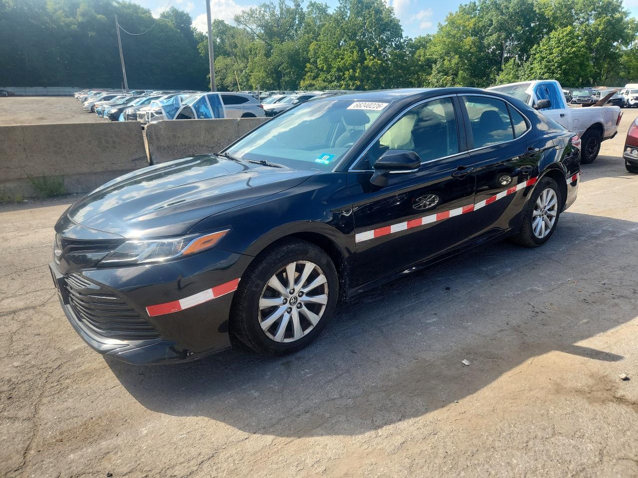 2018 TOYOTA CAMRY LE/SE/XLE/XSE — Front 3/4