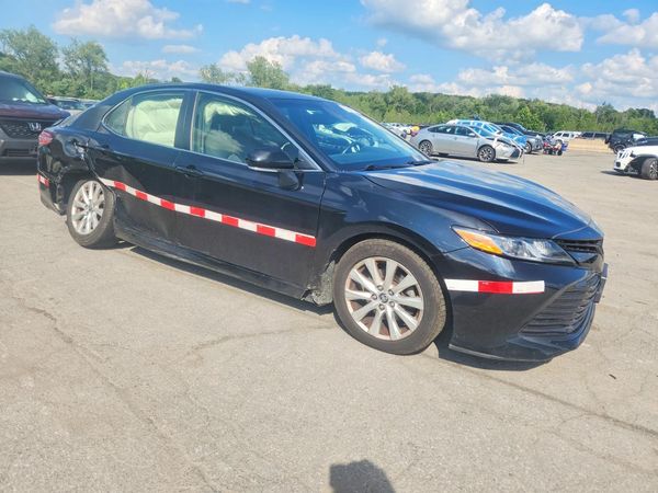 2018 TOYOTA CAMRY LE/SE/XLE/XSE — Passenger 3/4