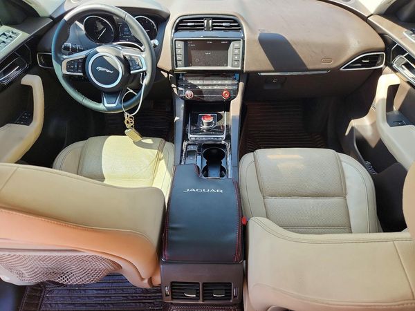 2018 JAGUAR F-PACE Standard