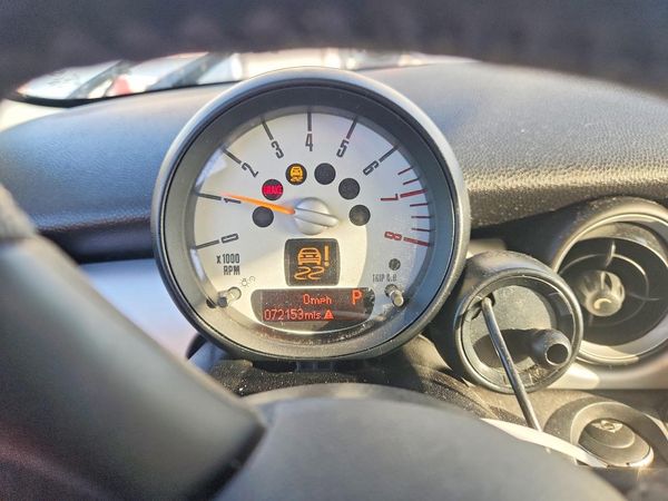 2014 MINI COOPER