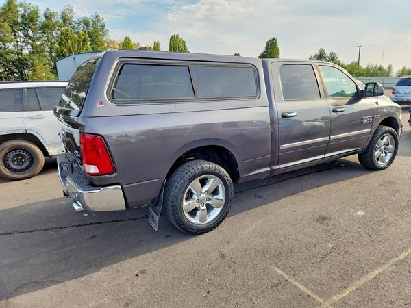 2015 RAM 1500 SLT