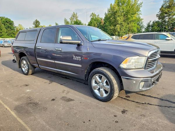 2015 RAM 1500 SLT