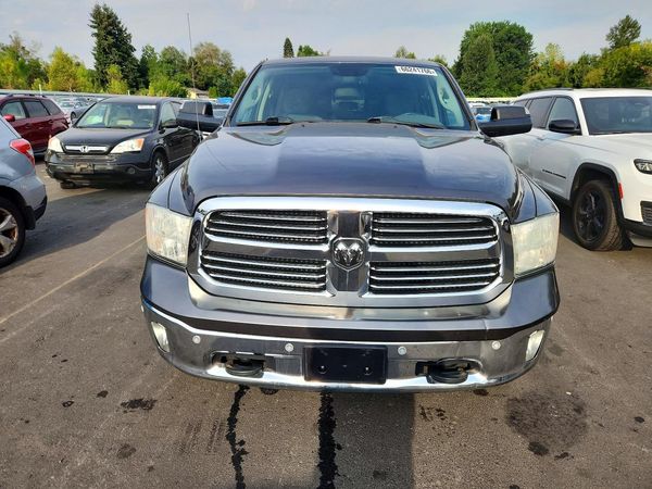 2015 RAM 1500 SLT