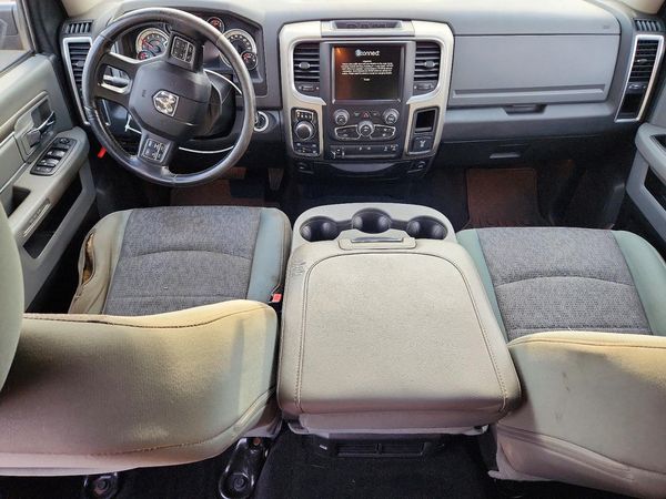 2015 RAM 1500 SLT