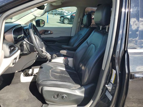 2017 CHRYSLER PACIFICA