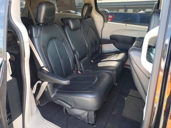2017 CHRYSLER PACIFICA