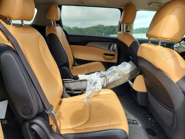 2024 KIA CARNIVAL