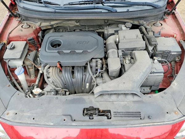 2018 HYUNDAI SONATA — Engine bay