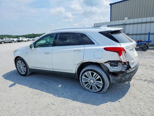 2017 CADILLAC XT5