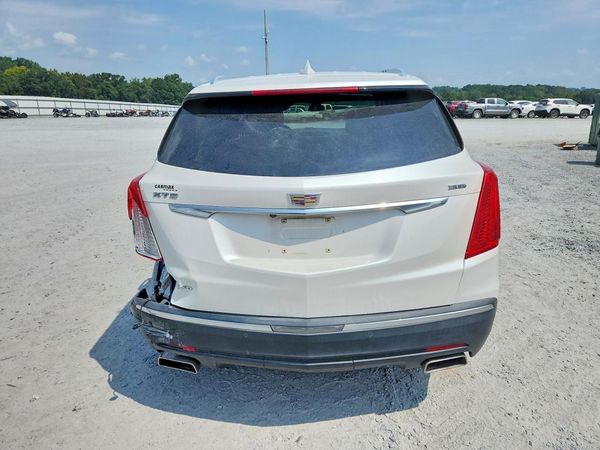 2017 CADILLAC XT5