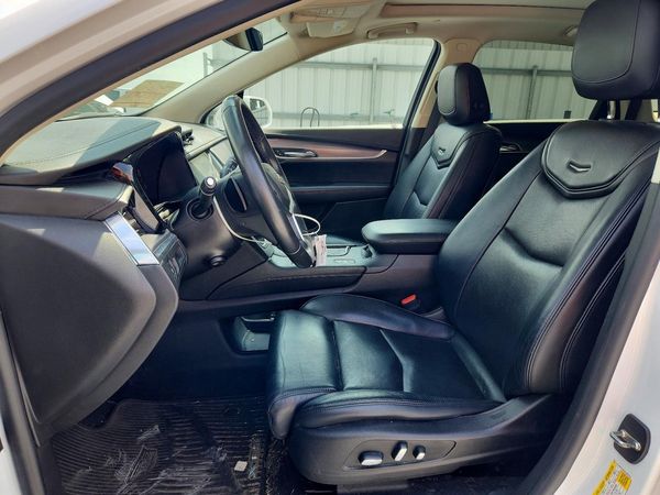 2017 CADILLAC XT5