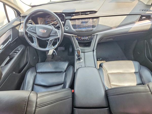 2017 CADILLAC XT5