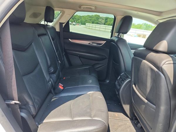 2017 CADILLAC XT5