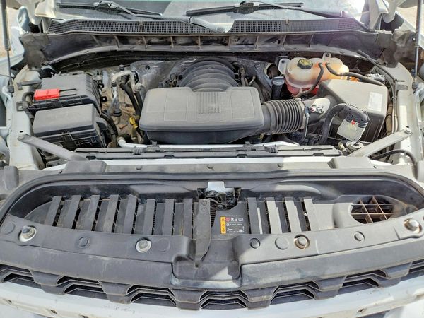 2021 CHEVROLET SILVERADO Custom — Engine bay