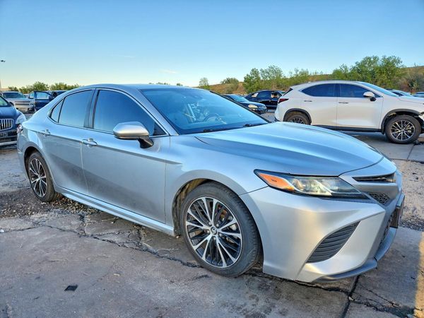 2019 TOYOTA CAMRY
