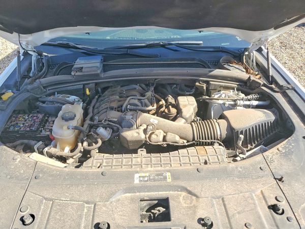 2021 JEEP CHEROKEE L LIMITED 4X4 — Engine bay