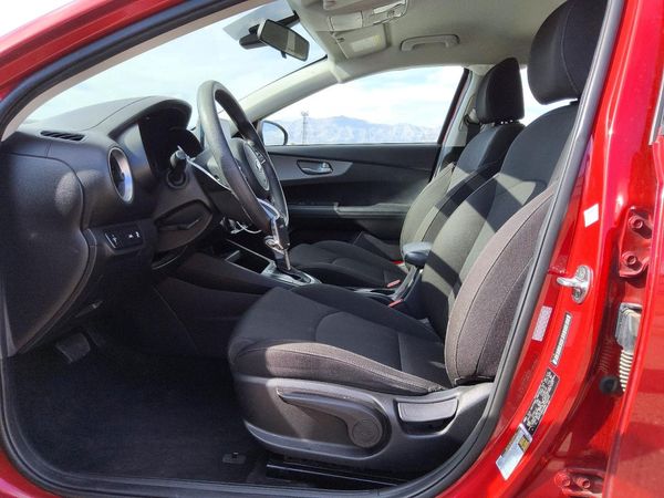 2021 KIA FORTE FE, LXS — DENT