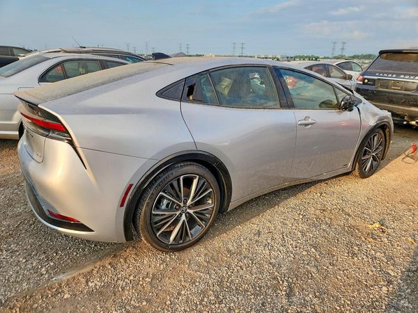 2024 TOYOTA PRIUS