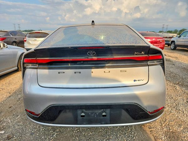 2024 TOYOTA PRIUS