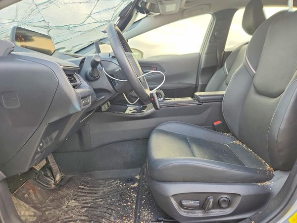 2024 TOYOTA PRIUS