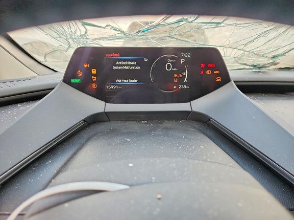 2024 TOYOTA PRIUS