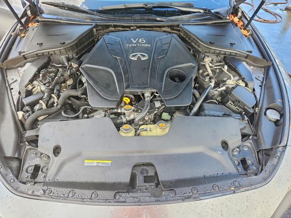 2019 INFINITI Q60 — Engine bay