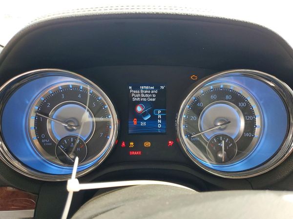 2013 CHRYSLER 300 Base/Limited