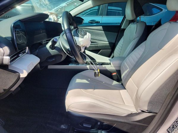 2023 HYUNDAI ELANTRA Limited — DENT