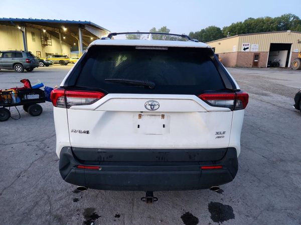 2019 TOYOTA RAV4 XLE Premium