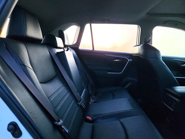 2019 TOYOTA RAV4 XLE Premium