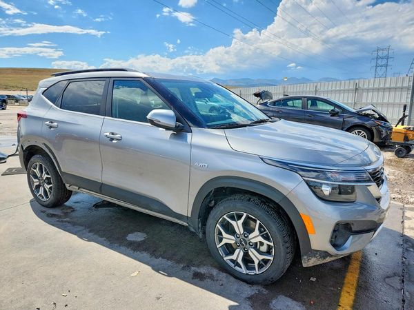 2023 KIA SELTOS EX