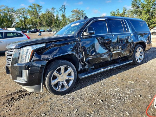2019 CADILLAC ESCALADE ESV Platinum — Front 3/4