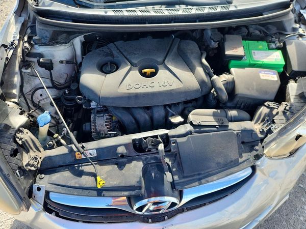 2013 HYUNDAI ELANTRA