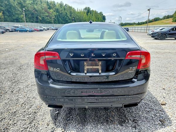 2015 VOLVO S60 Premier (non R design)
