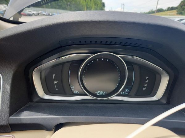 2015 VOLVO S60 Premier (non R design)