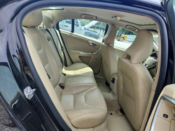2015 VOLVO S60 Premier (non R design)