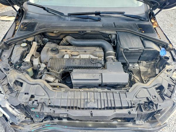 2015 VOLVO S60 Premier (non R design)