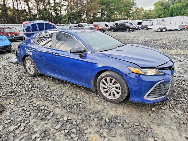 2024 TOYOTA CAMRY